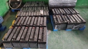 Batterie solaire UPS à cycle profond scellée au plomb-acide 12V 33Ah-250Ah pour stockage d'énergie, avec une durée de vie de 12 ans - Product Image 4