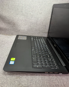 Ordinateur portable d'occasion DALL 5557 de 15,5 pouces pour professionnels, Intel Core i7-6500U, 8 Go de RAM, SSD 240 Go, carte graphique dédiée (version anglaise) - Product Image 2