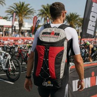Maßgefertigter IRONMAN Lanzarote Transition Rucksack mit Separatem Schuhfach, Seitenfach & Verstellbarem Gummiband für Veranstaltungen OEM