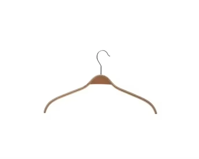 Groothandel Gelamineerd Hanger Draaibare Metalen Haak Natuurlijke Houten T Shirts Hanger Custom