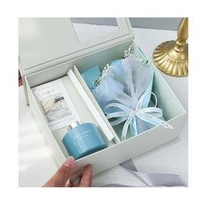 Coffret cadeau de savon en forme de <span class=keywords><strong>rose</strong></span> pour <span class=keywords><strong>la</strong></span> Saint-Valentin, coffret cadeau OEM promotionnel, coffret de fleurs en savon, flacon d'aromathérapie, bouquet pour <span class=keywords><strong>homme</strong></span> - Product Image 3