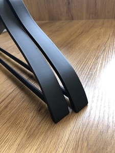 Percha de Plástico Sólido de Primera Calidad con Recubrimiento Negro, Material ABS, para Abrigos y <span class=keywords><strong>Chaquetas</strong></span>, con Logotipo Personalizado Gratuito, 44 cm, MDF12 - Product Image 3