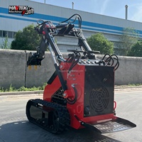 Chargeuses compactes sur chenilles ou sur roues, très demandées, avec moteurs diesel ou essence, charge maximale 450 kg