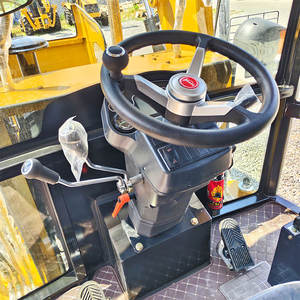 รถตักดินดีเซลราคาถูก ผู้ผลิตอุปกรณ์เคลื่อนย้ายดิน รถแทรกเตอร์ขนาดเล็ก 4x4 พร้อมรถตักดินขนาดเล็ก - Product Image 2