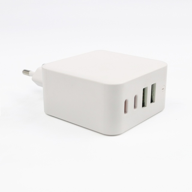 Wholesale Electronic Accessory Home Office Charging Base 2 USB C Ports 40W QC3.0/PD3.0 Foldable Design Eco-Friendly Chargers