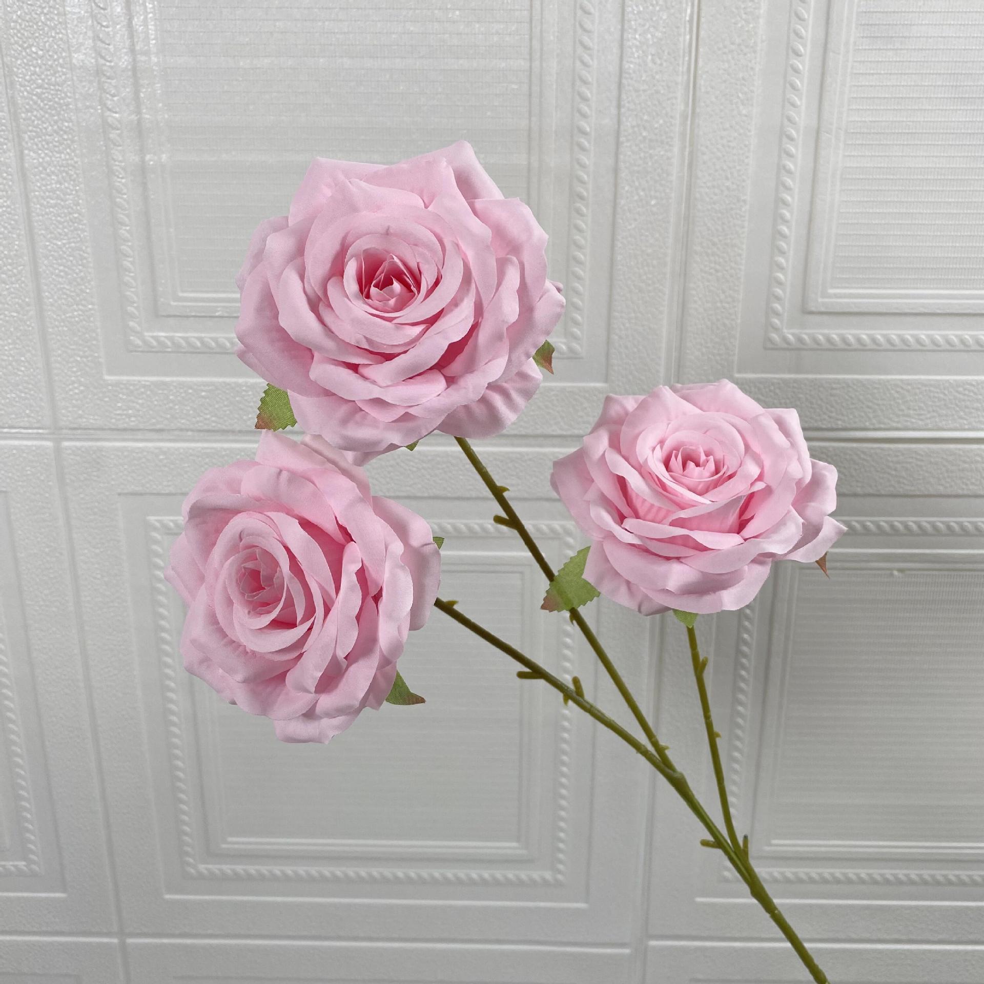 Rosa diamante de 3 cabezas, rosa intenso.