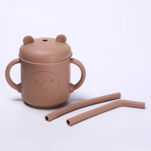 Mignonne tasse à paille en silicone pour bébés, anti-chute, avec couvercle anti-poussière, pour l'apprentissage de la boisson chez les enfants - Product Image 4