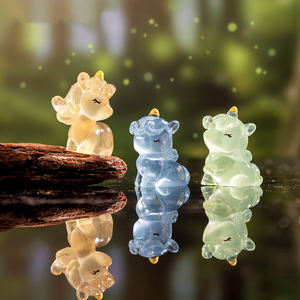 Resplandor en la oscuridad pequeño unicornio ornamento luminoso Mini resina Animal estatuilla para jardín paisaje acuario casa de muñecas llavero - Product Image 2