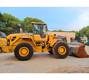 Chargeuse sur pneus Volvo L120 d'occasion en bon état, fabriquée en Suède, hydraulique, modèles L120, L120G, L120H - Product Image 1