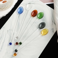 Cuillère en verre sodocalcique exquise, agitateur coloré en forme de cœur, ustensile mignon et créatif à long manche de style minimaliste pour jus