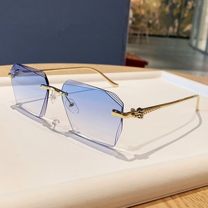 Rimless Women <b>Sunglasses</b> Rectangle <b>Gradient</b> Lenses UV400 Sun Protection Fashionable Adult Style - Product Image 2