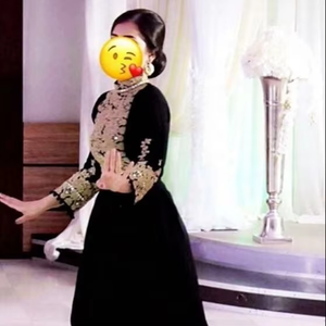 Robe Anarkali de style vintage fait à la main longueur au sol en mousseline de soie polyester/coton manches longues broderie florale dentelle perlée a-ligne - Product Image 6