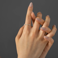 Schlanker, filigraner 925er Sterlingsilber gebogener Verlobungsring, stapelbar, mit Pavé-Zirkonia-Fassung, vergoldet, für Damen