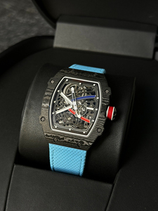 The latest 6702 fully automatic <strong>mechanical</strong> <strong>watch</strong> with a 7.8mm ultra-thin design is a stylish men's carbon fiber wristwatch - Product Image 2