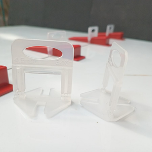 100 piezas de diseño industrial virgen PP sistema de nivelación de azulejos de plástico Clips cuñas OEM ODM huecos de azulejos consistentes con herramientas de mosaico - Product Image 1