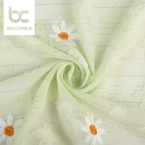 Shaoxing Keqiao Textilien Little Daisies Flower Bestickte frische Chiffon Stickerei Tüll Stoff für Kleidungs stück