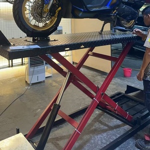 Mesa elevadora de tijera hidráulica eléctrica portátil para motocicletas con ruedas para soporte de motocicleta en exteriores - Product Image 4