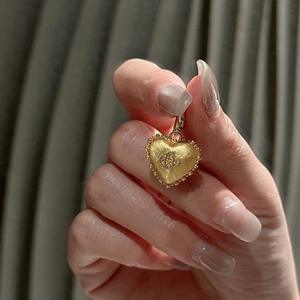 Colgante de Corazón Antiguo de Plata Pura S925 Wenchi, Diseño Francés de Lujo Vintage con Acabado Cepillado, Dijes de Cristal de Nicho de Moda Sencilla - Product Image 3