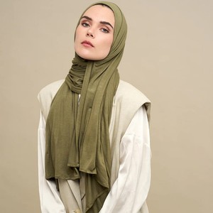 Hijab de jersey liso elegante, tejido de alta calidad, elástico, ligero, perfecto para cualquier ocasión - Product Image 1