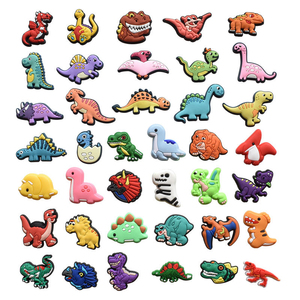 Breloques de chaussures personnalisées en PVC motif T-Rex de dessin animé et épingles de dinosaure vertes pour décorations de sabots - Product Image 1