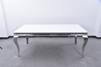 Neuzugang: Luxuriöser Edeltisch mit Edelstahlgestell – Rechteckiger Esstisch für Hochzeiten, Bankette, Events und Outdoor-Partys