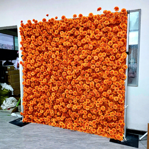 Arche de mariage artificielle faite à la main avec des chrysanthèmes orange au toucher réel pour accessoires de photomaton - Écologique - Product Image 1