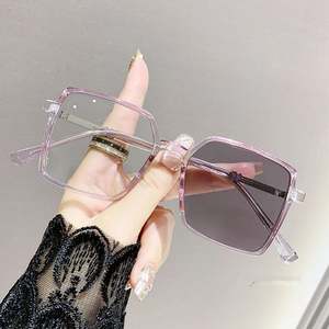 Gafas de Moda 2025 con Lentes Anti Luz Azul, Cambio de Color, Montura Grande de Mariposa, Fotocromáticas, para Miopía, para Mujer - Product Image 2