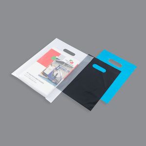Bolsas de Mano con Asa Troquelada de LDPE Reciclable y Elegantes, con Refuerzo de Resistencia para un Transporte Conveniente y un Empaque Promocional Versátil - Product Image 1