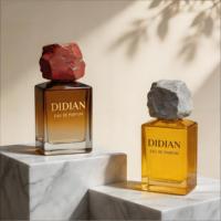 Flacon de parfum vide de 50 ml avec pompe à brume premium, col serti de 15 mm, forme carrée, avec bouchons en pierre naturelle irrégulière - Vente en gros
