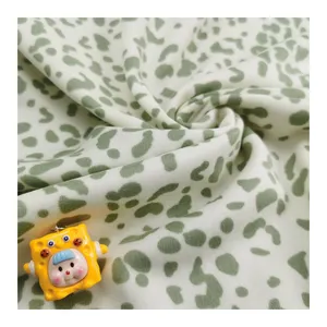 Wholesale Fashion Soft Polyester Green Spots Leopard Design Printed Brushed Anti Pilling Polar Fleece Fabric For Wide Use