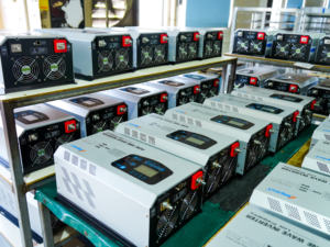 Off grid 1000w 3000w 5000w 6000w 12v 24v 48v invertito a 120v 220v 230v <span class=keywords><strong>inverter</strong></span> di potenza cinque modalità di lavoro - Product Image 6