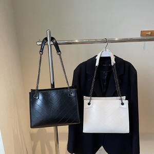 Cross-Border Casual Daily Crossbody <strong>Tote</strong> Chain <strong>Bag</strong> Women's <strong>Bag</strong> 2026 New Large Capacity Stitched Shoulder <strong>Bag</strong> - Product Image 6