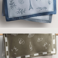 Écharpe carrée imprimée numérique motif dessin animé hiver, en polyester doux imitation soie, longue et légère, pour femme, usage quotidien, vente en gros