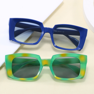 2026 New Fashion UV400 Luxury Women Sunglasses Custom Logo Black Square <b>Eyeglass</b> <b>Frames</b> PC Lenses & <b>Frames</b> Wholesale - Product Image 3