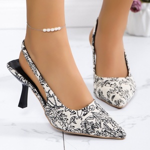 Sandalias de Moda con Punta en Pico y Flores para Mujer, Estilo Británico, Talla Grande, Parte Superior de PU, Suela de Goma, Tacón Alto, Verano 2024 - Product Image 3