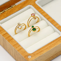 Bague double fine minimaliste chic en acier inoxydable plaqué or 18 carats avec zircon cubique en forme d'hexagone