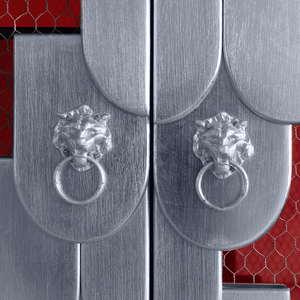 Mueble de Almacenamiento de Lujo con Hojas Plateadas de Inspiración Urbana, Estantes de Vidrio Refinados, Base de Metal, Duradero, para Sala de Estar o Dormitorio - Product Image 6