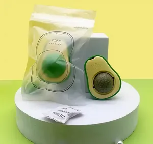 Kostenlose Probe Pet Cat Toy Drehbare Cat Mint Ball Katzenminze Avocado Cat Toy