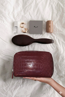 BSCI Maßgefertigte Wasserdichte Goldfolien-Prägung Wasserdichter Stoff Geräumiges Interieur Tragbare Geprägte BURGUNDY Kroko-Effekt Leder-Tasche