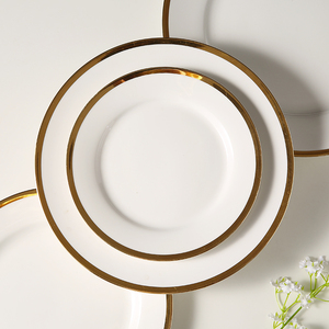 WEIYE Offre Spéciale HoReCa assiettes en porcelaine multi-tailles assiettes rondes en céramique peu profonde avec bord doré