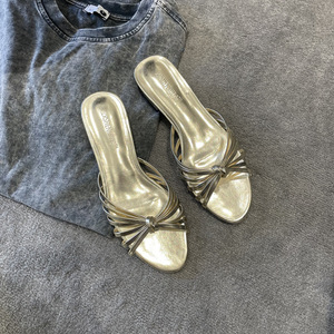 Sandalias Planas de Lujo para Mujer 2025, Diseño Deportivo con Tiras Cruzadas y Correa en el Tobillo, con Plantilla de Goma - Product Image 6