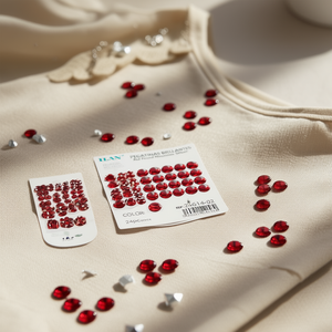 Ilan Adesivi Brillanti Rossi Rotondi 20mm con Strass, Circa 24 Pezzi - Product Image 3