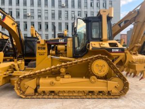 Bulldozer d'occasion CAT D5M de taille moyenne, très demandé, avec chenilles larges LGP en option pour terrains humides, inspection complète avant expédition. - Product Image 1