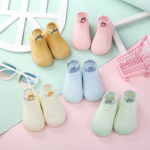 Chaussons-chaussettes pour bébés et enfants, à pois, en latex, avec semelles en caoutchouc, pour l'hiver - Product Image 2