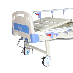 <span class=keywords><strong>Lit</strong></span> d'hôpital manuel économique avec support de perfusion et barrières de sécurité – <span class=keywords><strong>Lit</strong></span> de soins manuel à trois fonctions - Product Image 3