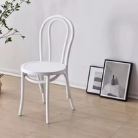 Toptan restoran Cafe özelleştirilmiş Seatboard ahşap renk açık istiflenebilir demir Thonet sandalye düğün bahçe töreni için sandalye