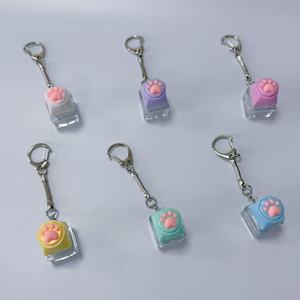 Llavero Personalizado con Interruptor Mecánico, Juguete Antiestrés, Colgante de Silicona 3D con Forma de Pata de Gato, Regalo para Aliviar el Estrés, para TDAH y Ansiedad - Product Image 1