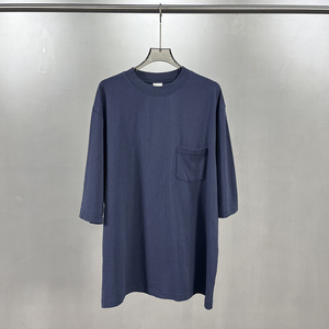 T-shirt décontracté à manches courtes en pur coton 215g, imprimé sérigraphié, coupe ajustée, bords lissés, cinq boutons, avec poche au col - Product Image 3