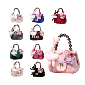 Kindermode Bloemen- en konijnenversiering Schattige handtas Mini metalen ketting schoudertas Fluwelen handtas met parelketting - Product Image 1