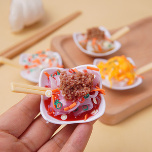 Porte-clés pendentif nouilles froides simulées, cadeau promotionnel pour snack-bar, modèle de jouet alimentaire simulé créatif - Product Image 2